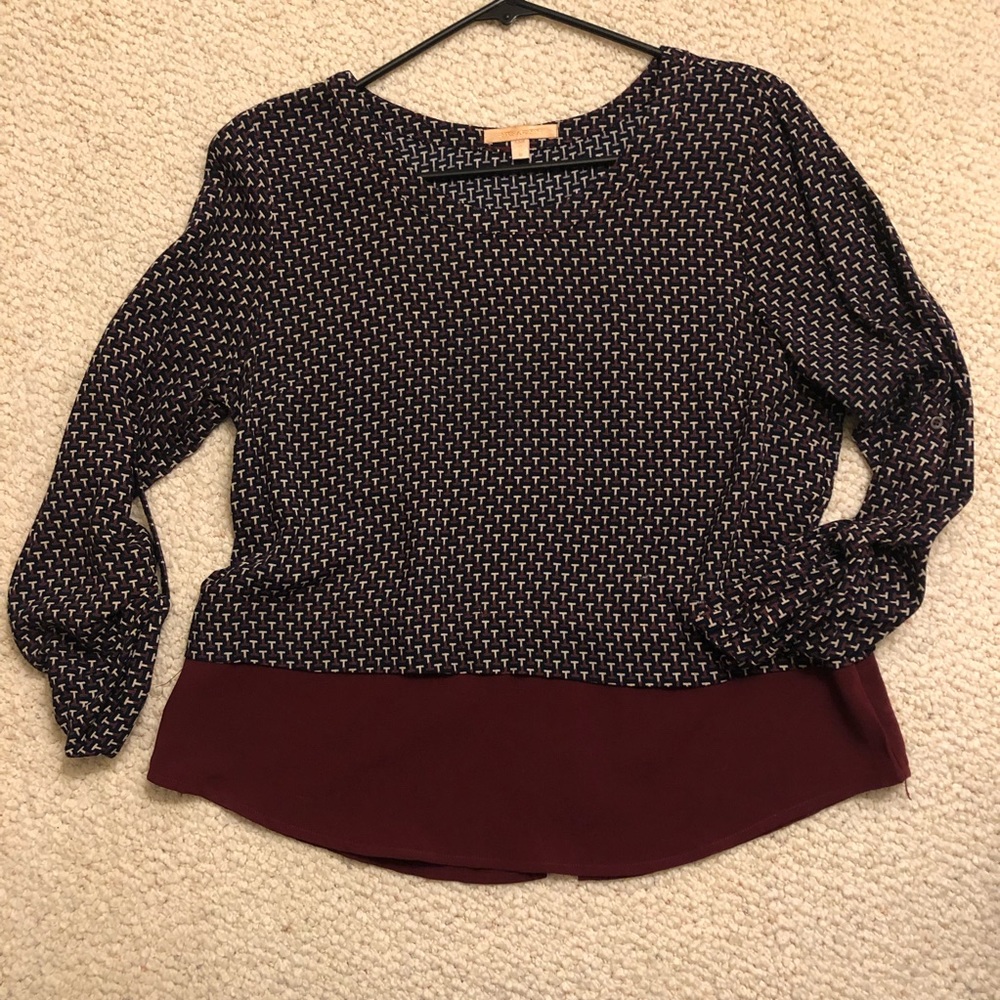 Printed block color blouse. Size S.